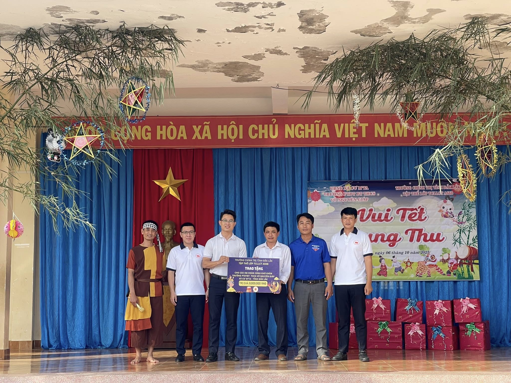 Tết trung thu tại trường PTDTBT THCS Võ Nguyên Giáp